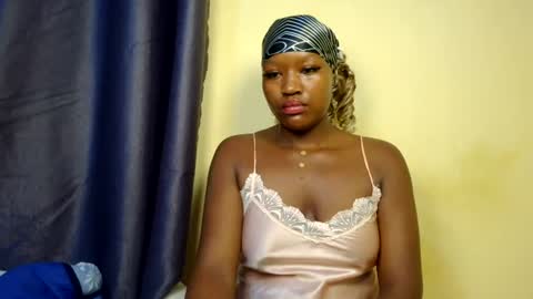 sexyroznnah online show from June 15, 3:25 pm