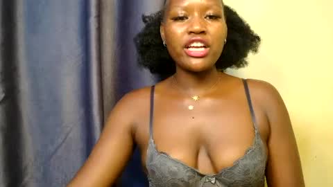 sexyroznnah online show from June 21, 1:57 pm