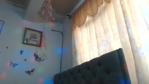 Venus Independent Model online show from September 15, 5:46 pm