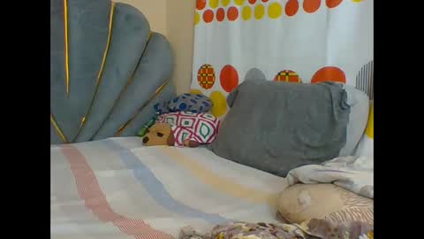 Snapshot of sexysally2 chatting on May 14, 10:44 am SARAH online show from May 14, 10:44 am