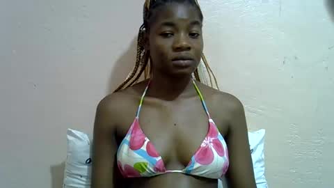 Snapshot of sexyshaz22 chatting on May 10, 8:58 pm sexyshaz22 online show from May 10, 8:58 pm