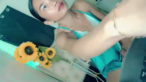 Snapshot of sexyshinixx chatting on October 9, 8:40 pm sexyshinixx online show from October 9, 8:40 pm