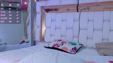 Snapshot of sexysister_ chatting on September 14, 12:37 pm Kendall online show from September 14, 12:37 pm