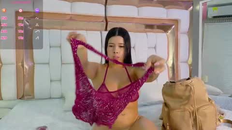 Snapshot of sexysister_ chatting on September 17, 12:29 pm Kendall online show from September 17, 12:29 pm