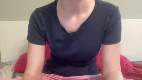Snapshot of sexyskylar2016 chatting on June 15, 8:22 pm Sexy Skylar online show from June 15, 8:22 pm