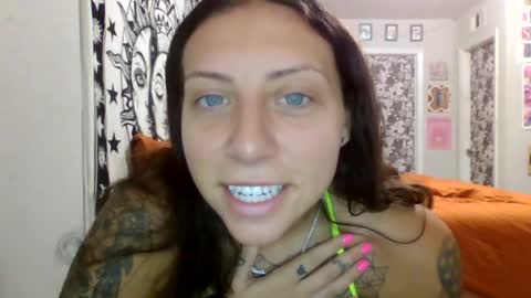sexytatslut369 online show from June 20, 5:38 pm