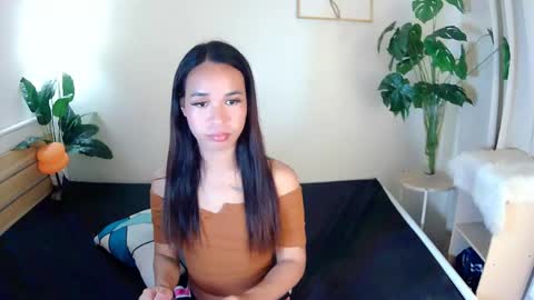 sexytrixie11 online show from May 17, 2:35 pm