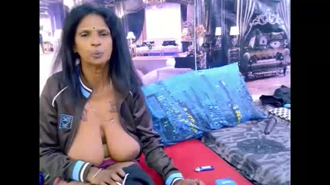 sexyva4u2luv online show from March 2, 5:41 am