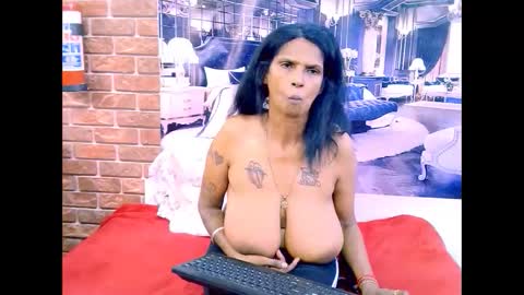 sexyva4u2luv online show from March 25, 7:03 am