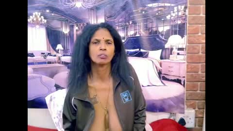 Snapshot of sexyva4u2luv chatting on June 20, 10:12 pm sexyva4u2luv online show from June 20, 10:12 pm