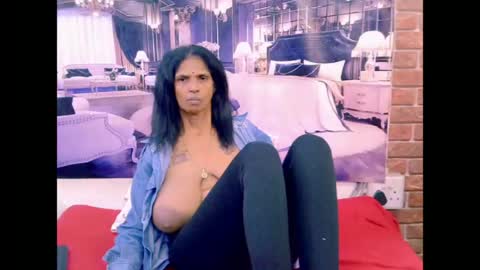 Snapshot of sexyva4u2luv chatting on July 1, 11:48 pm sexyva4u2luv online show from July 1, 11:48 pm
