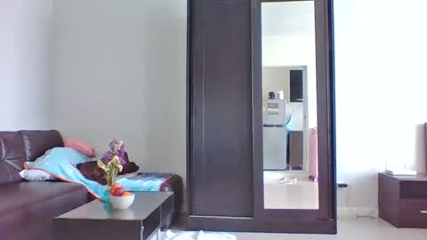 Snapshot of sexyviolettcat chatting on February 24, 2:42 am Victory online show from February 24, 2:42 am