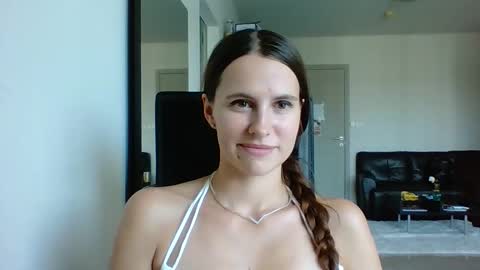 Snapshot of sexyviolettcat chatting on March 17, 7:23 am Victory online show from March 17, 7:23 am