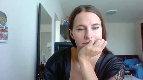 Snapshot of sexyviolettcat chatting on March 24, 3:11 am Victory online show from March 24, 3:11 am