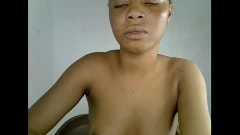 Snapshot of sexyxpeach chatting on July 14, 2:27 am sexyxpeach online show from July 14, 2:27 am