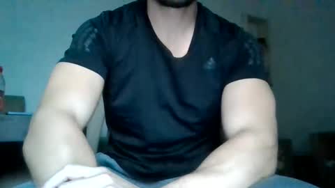 Snapshot of sexyyphilip chatting on June 2, 8:00 pm sexyyphilip online show from June 2, 8:00 pm