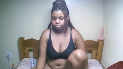Snapshot of sexyyred_ chatting on April 3, 8:56 am sexyyred_ online show from April 3, 8:56 am