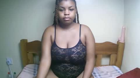 Snapshot of sexyyred_ chatting on April 6, 7:31 am sexyyred_ online show from April 6, 7:31 am