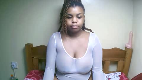 Snapshot of sexyyred_ chatting on April 19, 2:38 pm sexyyred_ online show from April 19, 2:38 pm