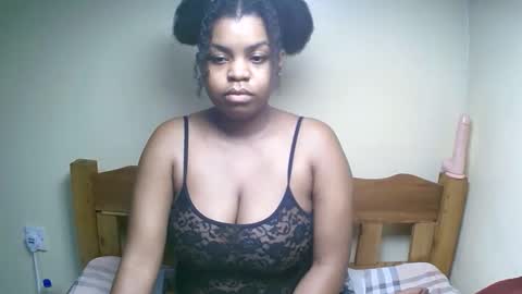 Snapshot of sexyyred_ chatting on April 30, 5:03 am sexyyred_ online show from April 30, 5:03 am