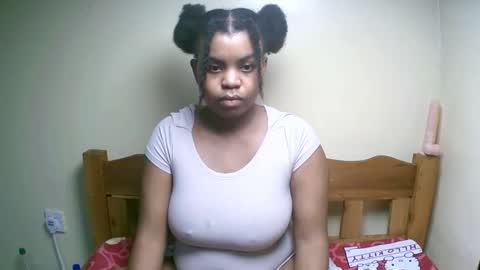 Snapshot of sexyyred_ chatting on May 12, 7:11 pm sexyyred_ online show from May 12, 7:11 pm