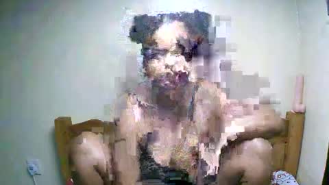Snapshot of sexyyred_ chatting on May 13, 11:51 am sexyyred_ online show from May 13, 11:51 am