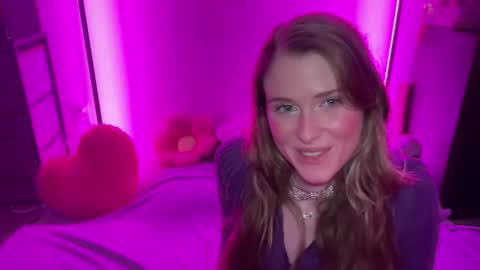 Snapshot of shadebabe chatting on May 24, 5:56 am shadebabe online show from May 24, 5:56 am