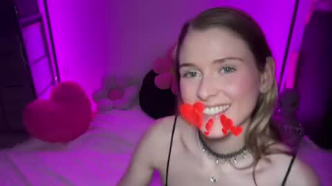 Snapshot of shadebabe chatting on July 9, 5:33 am shadebabe online show from July 9, 5:33 am