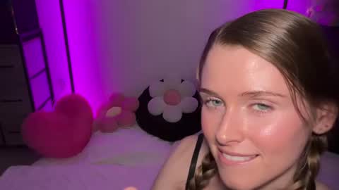 Snapshot of shadebabe chatting on July 25, 3:48 am shadebabe online show from July 25, 3:48 am