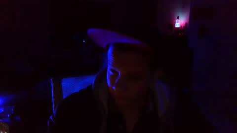 Snapshot of shades455 chatting on March 31, 2:13 am shades455 online show from March 31, 2:13 am