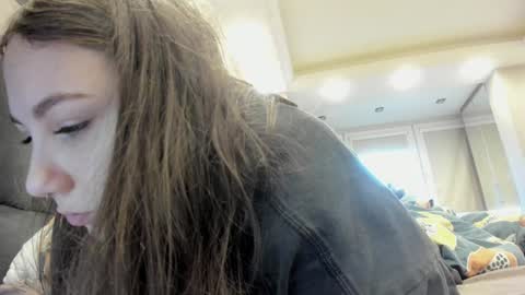 Snapshot of shadow_raffi chatting on December 21, 12:38 pm shadow_raffi online show from December 21, 12:38 pm