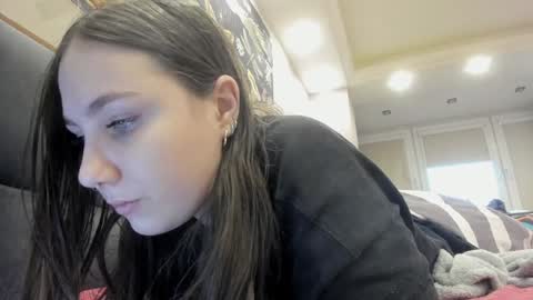 Snapshot of shadow_raffi chatting on January 19, 1:33 pm shadow_raffi online show from January 19, 1:33 pm