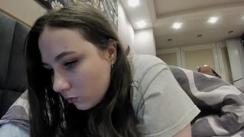 Snapshot of shadow_raffi chatting on March 6, 2:41 am shadow_raffi online show from March 6, 2:41 am