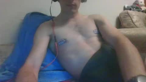 Snapshot of shadowgiraffe chatting on February 21, 8:38 pm shadowgiraffe online show from February 21, 8:38 pm