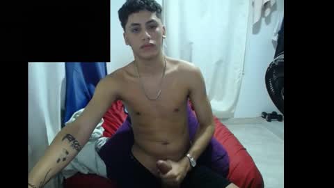 Snapshot of shaelito chatting on December 10, 4:02 am shaelito online show from December 10, 4:02 am