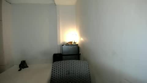 Snapshot of shaggynm505 chatting on June 8, 10:32 pm Beautiful Angel online show from June 8, 10:32 pm
