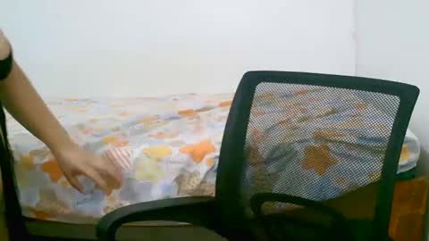 Snapshot of shairamae4u chatting on February 12, 12:27 am shairamae4u online show from February 12, 12:27 am