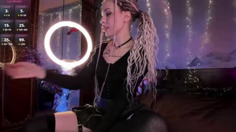 Snapshot of shameles_pussy chatting on December 20, 11:32 am shameles_pussy online show from December 20, 11:32 am