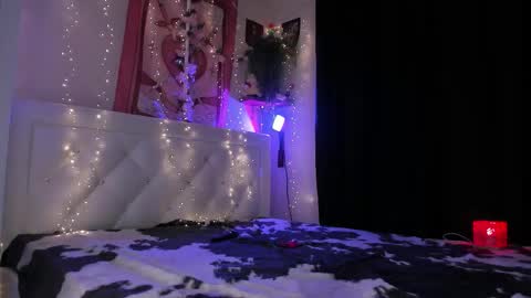 Snapshot of shameles_pussy chatting on September 19, 4:51 pm shameles_pussy online show from September 19, 4:51 pm