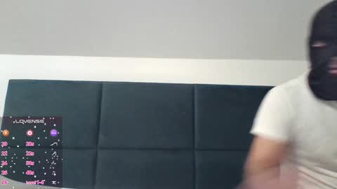 Snapshot of shamelesscouple2 chatting on January 1, 7:43 pm shamelesscouple2 online show from January 1, 7:43 pm