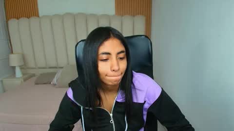 shanelle online show from February 11, 3:11 am