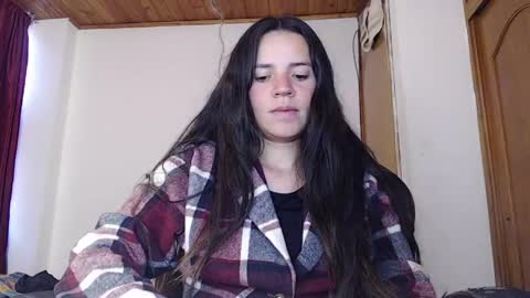 Snapshot of shanel_lozano chatting on May 8, 8:14 pm shanel_lozano online show from May 8, 8:14 pm