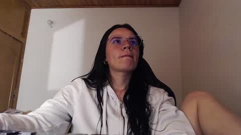 Snapshot of shanel_lozano chatting on June 14, 1:14 am shanel_lozano online show from June 14, 1:14 am