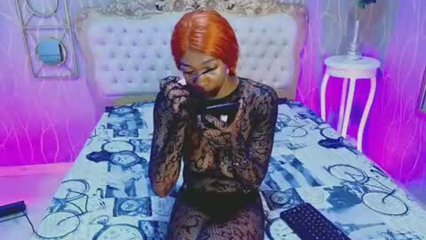 Snapshot of shanelle__ chatting on July 4, 9:21 pm S H A N E L L E online show from July 4, 9:21 pm