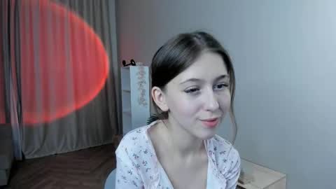 me name is Mia online show from January 18, 6:12 pm