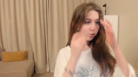 me name is Mia online show from February 16, 5:09 pm