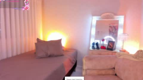 Snapshot of shannol_ryan chatting on April 28, 2:10 am Shannol online show from April 28, 2:10 am
