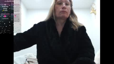 Shannon07 online show from June 10, 1:28 am