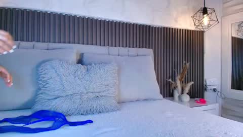 SHANON online show from April 16, 7:14 pm