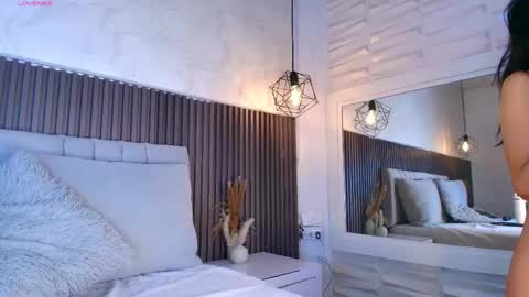 SHANON online show from April 16, 9:39 pm